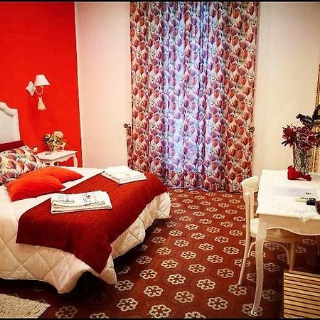 B&B Resta Cu Mme เนเปิลส์ ภายนอก รูปภาพ