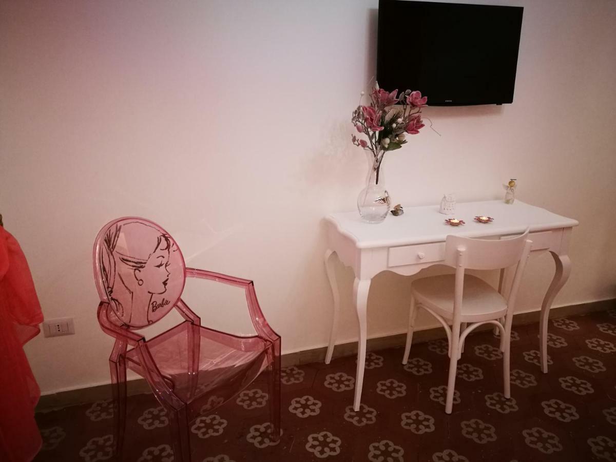 B&B Resta Cu Mme เนเปิลส์ ภายนอก รูปภาพ