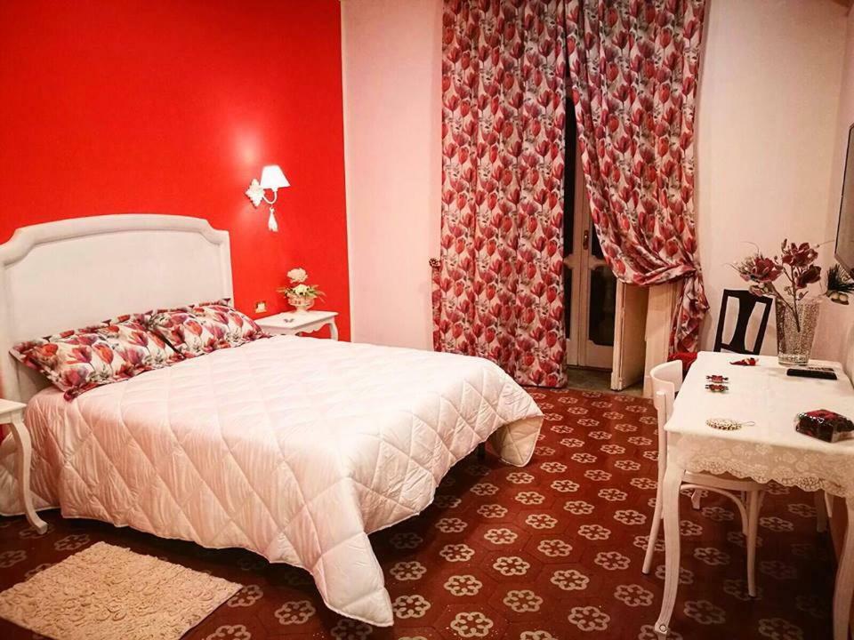 B&B Resta Cu Mme เนเปิลส์ ภายนอก รูปภาพ