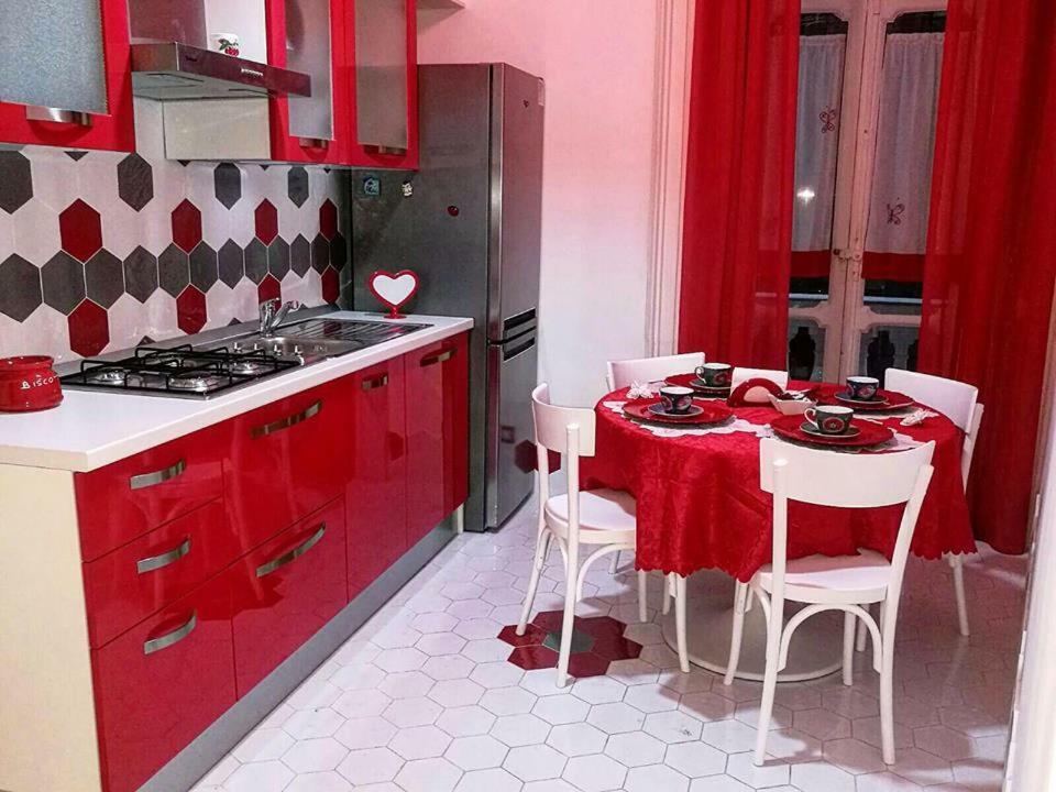 B&B Resta Cu Mme เนเปิลส์ ภายนอก รูปภาพ