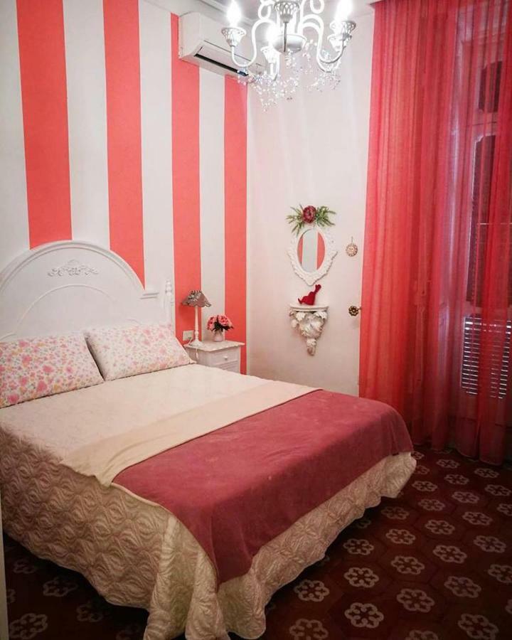 B&B Resta Cu Mme เนเปิลส์ ภายนอก รูปภาพ