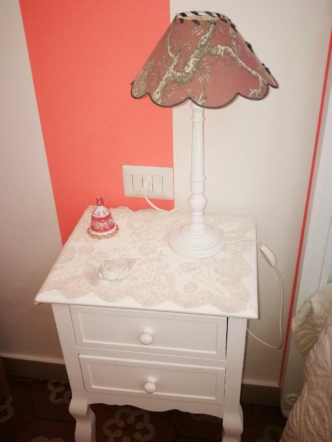 B&B Resta Cu Mme เนเปิลส์ ภายนอก รูปภาพ